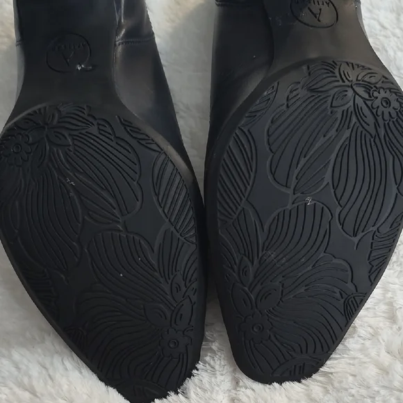 Clarks NavyLeather Heeled Peep-Toe Shoes with Adjustable Strap - Picture 10 of 12